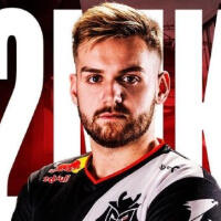 这是Quesanti！ TheShy 坚持住1v3 JIEJIE 刺穿 Ninjas in Pyjamas Invictus Gaming 赢得了第一局