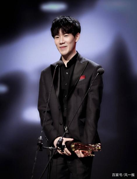 m0NESY ： s1mple ，我们都在等你回来！