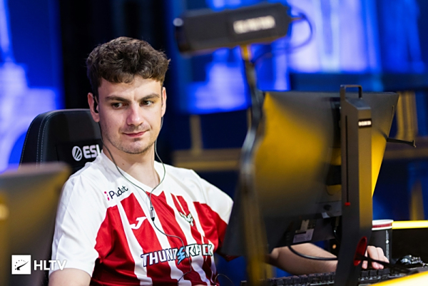 乐言深陷舆论风波，管住自己的行为很重要