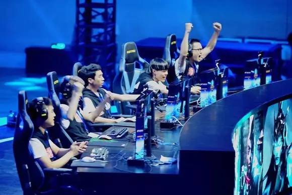 FaZe Clan vs Ninjas in Pyjamas 比赛预测 - ESL Pro League 第20赛季