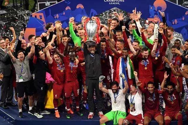 在 CS2 中选择的新年地图：Dust II、Mirage、Cobblestone和Nuke